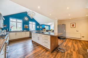 Kitchen diner angle 3- click for photo gallery